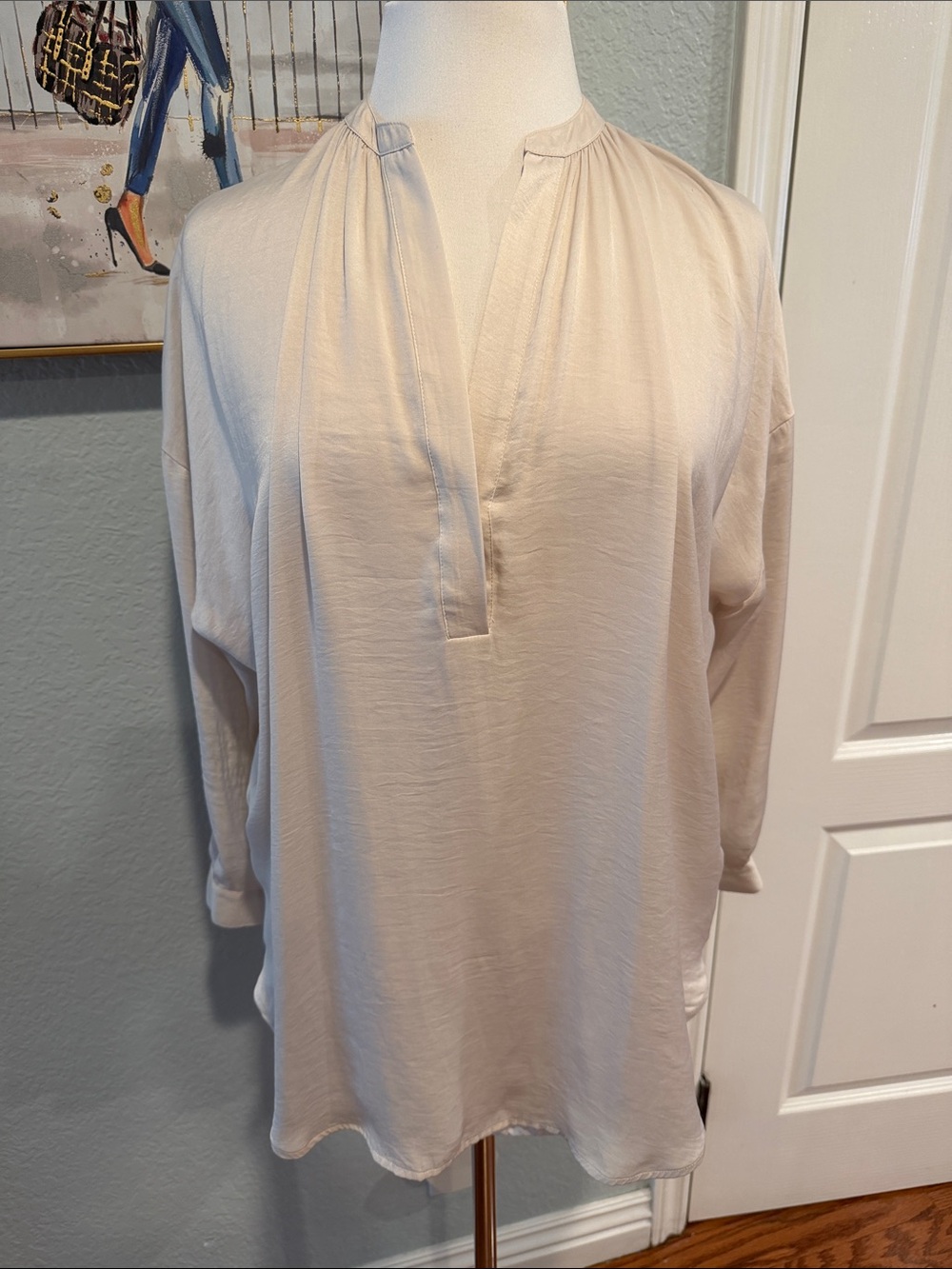 Vince Sz XXS Oversized Cream V-Neck Satin Tunic